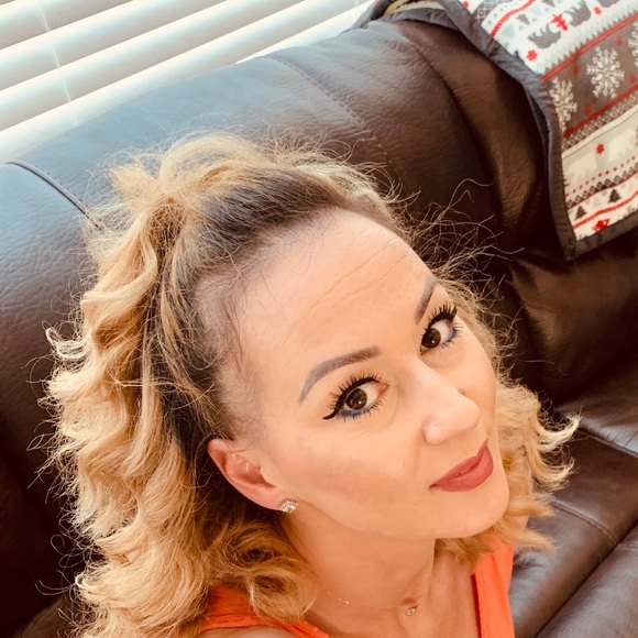 Meet your Posher, Patricia - Picture 1 of 1